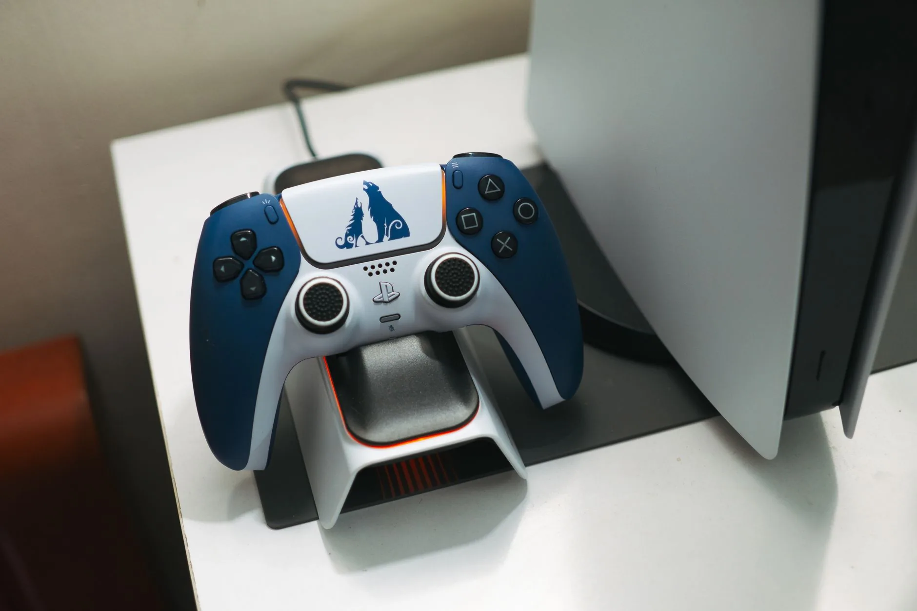 Kuxiu D5 apresenta carregamento sem fio com resfriamento ativo