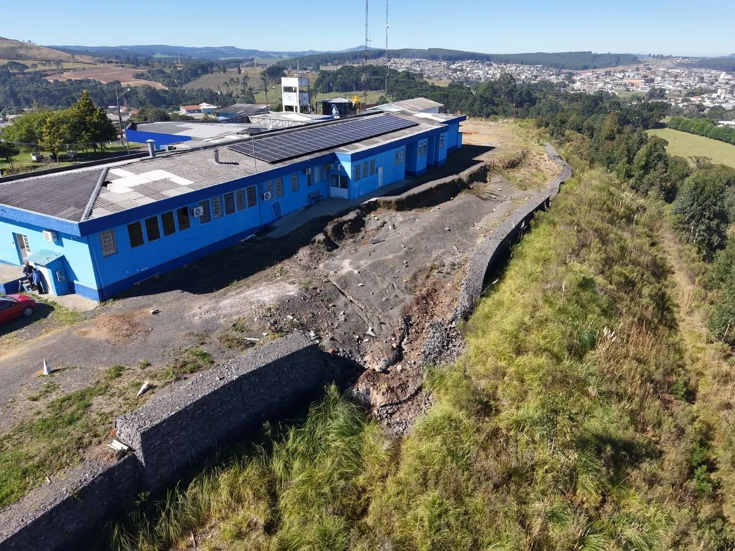 Hospital em Correia Pinto é interditado devido a risco de deslizamentos