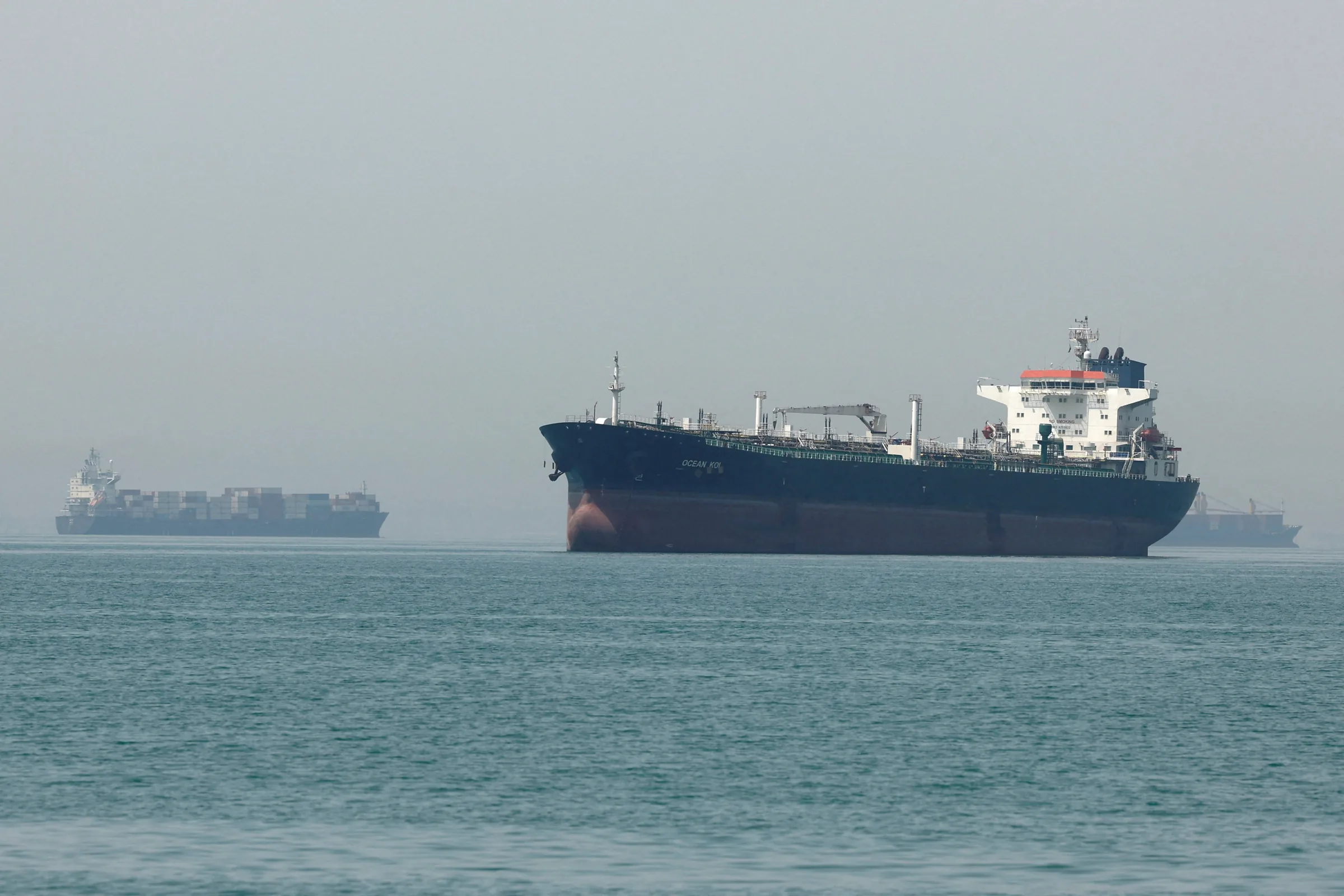 'Precedente incendiário': ministro do Irã critica plano de Trump de usar ativos iranianos para indenizar navios