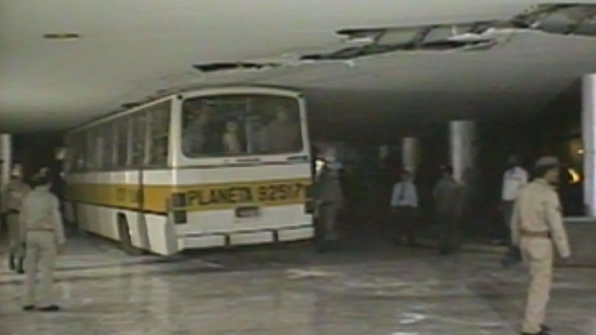 Espelho d'água do Palácio do Planalto foi construído após tentativa de atentado em 1989; conheça a história e veja VÍDEOS