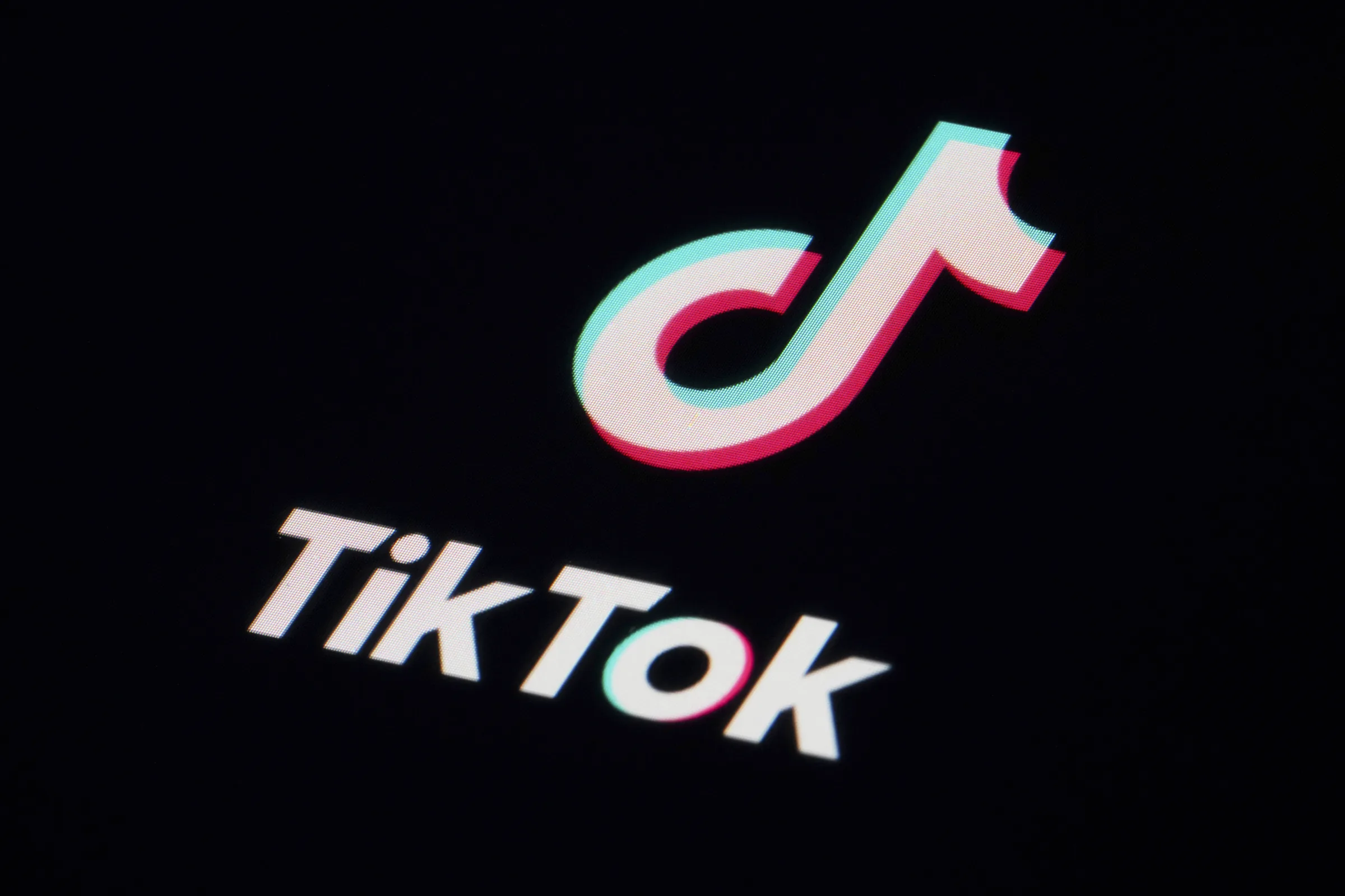 União Europeia acusa TikTok de expor menores a riscos online
