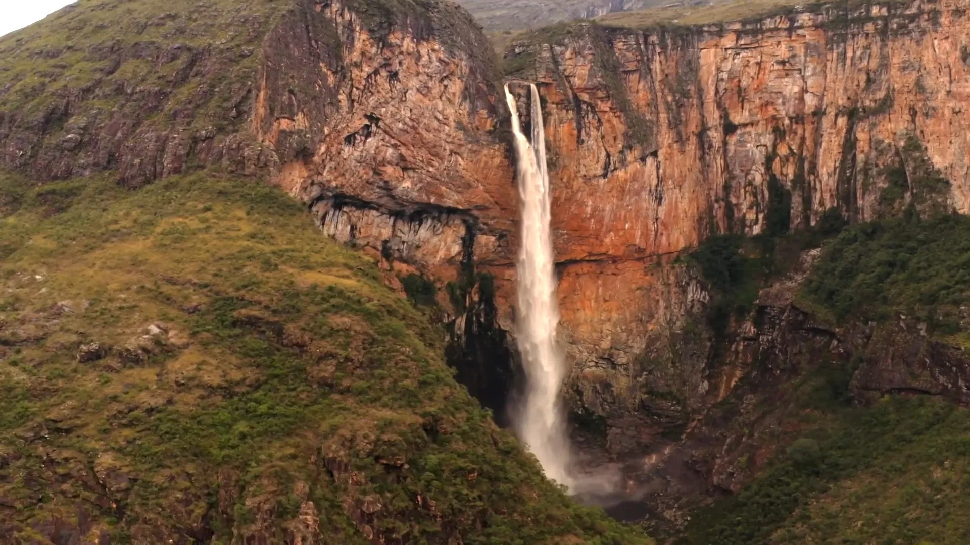 Cachoeira do Tabuleiro, a maior de Minas, abre neste domingo para visitação após 5 anos fechada