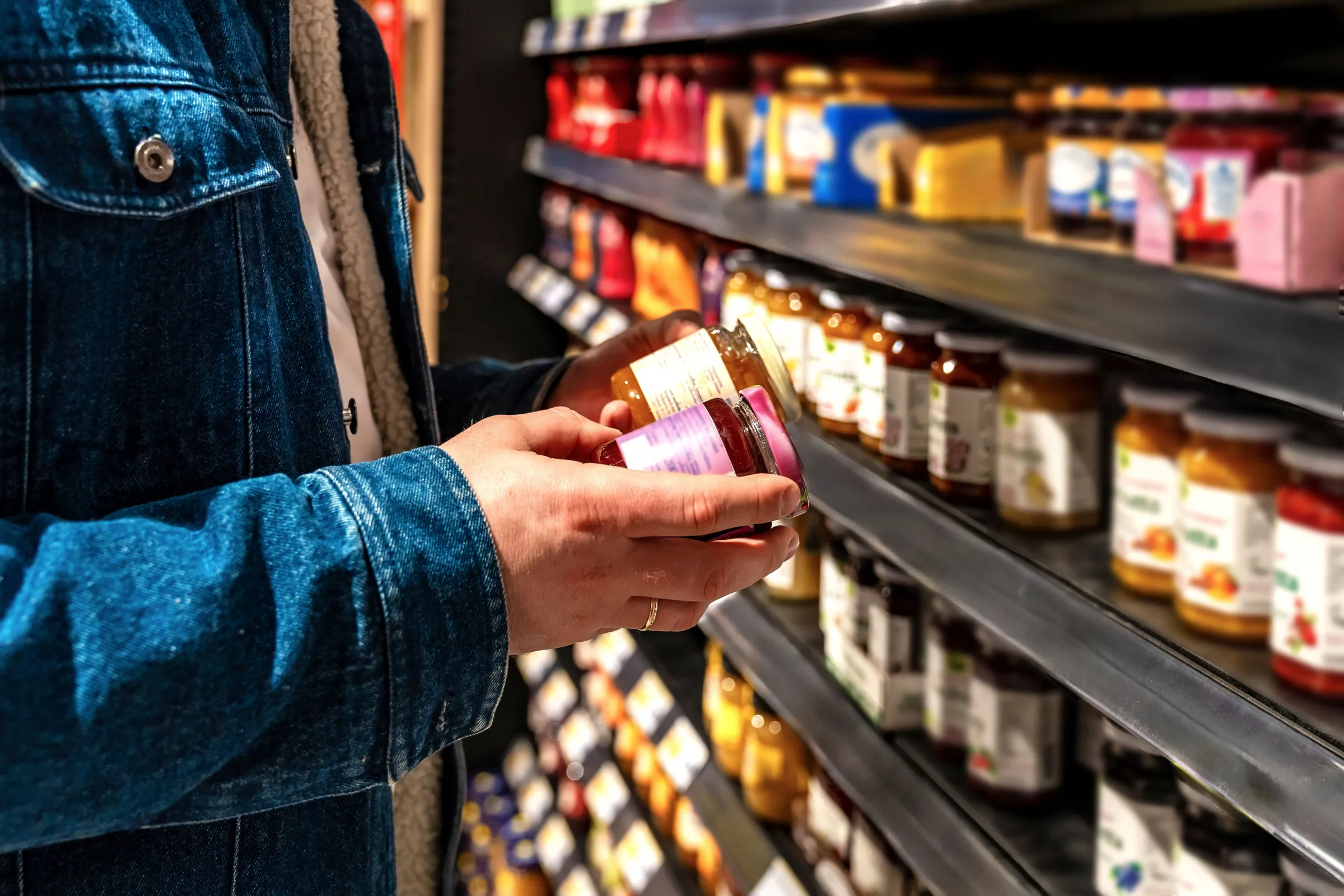 Conservantes Alimentares Podem Aumentar Risco de Hipertensão e Doenças Cardiovasculares