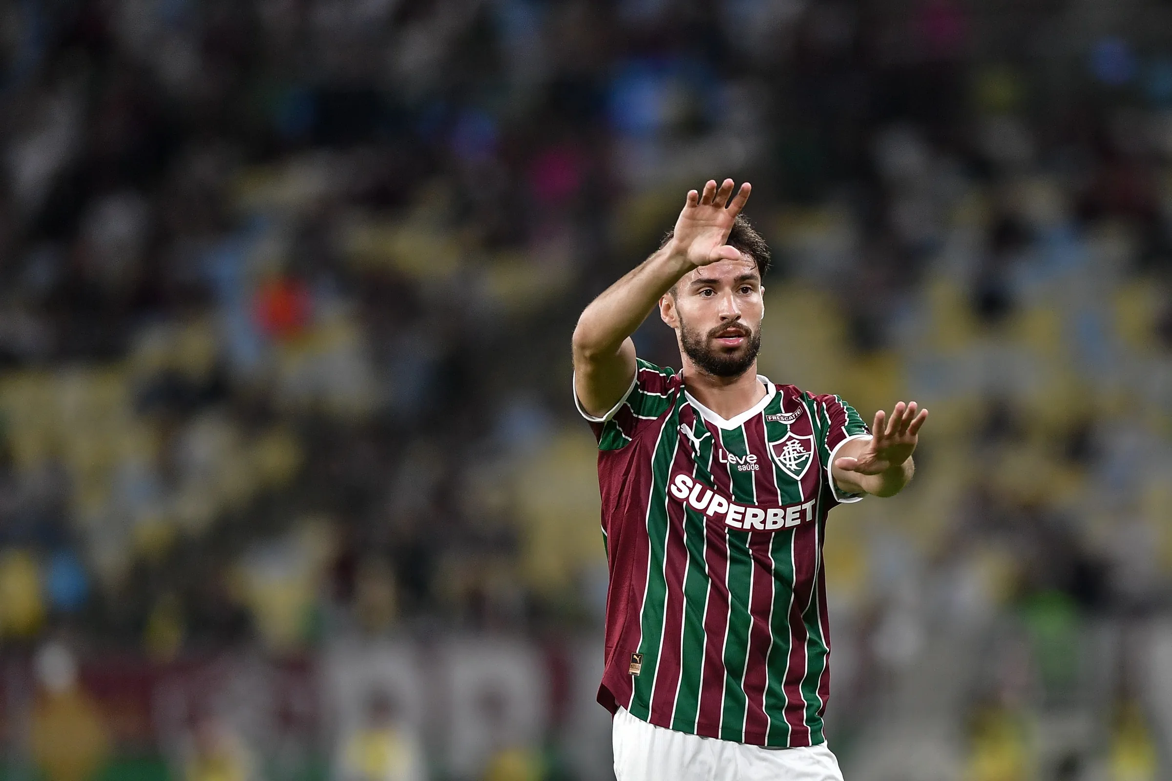 Savarino brilha e Fluminense vence na estreia de Hulk