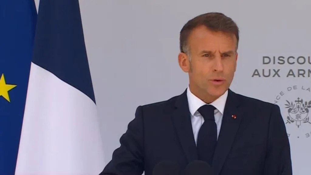 Emmanuel Macron faz discurso final às Forças Armadas