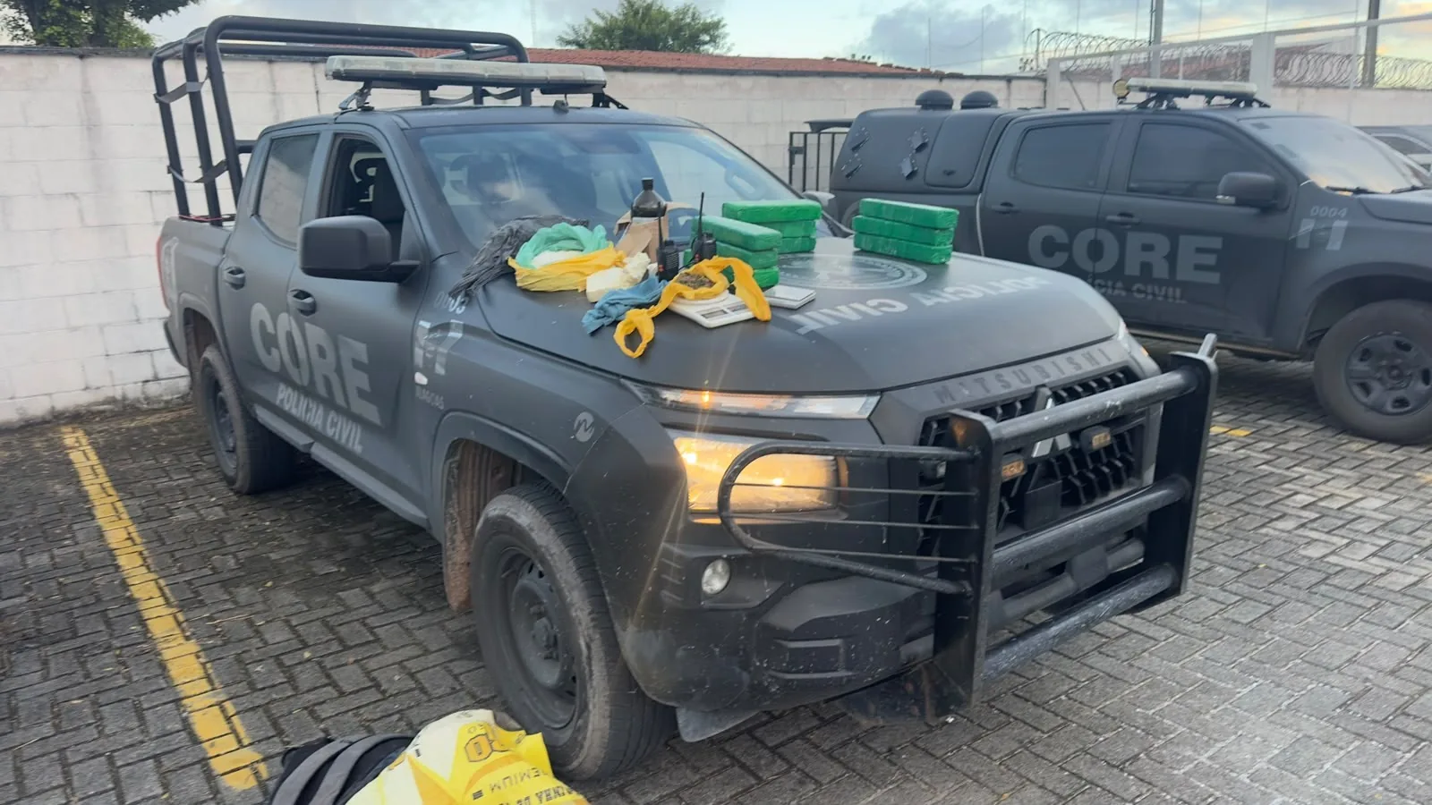 Polícia prende suspeito de homicídio e apreende drogas em Maceió