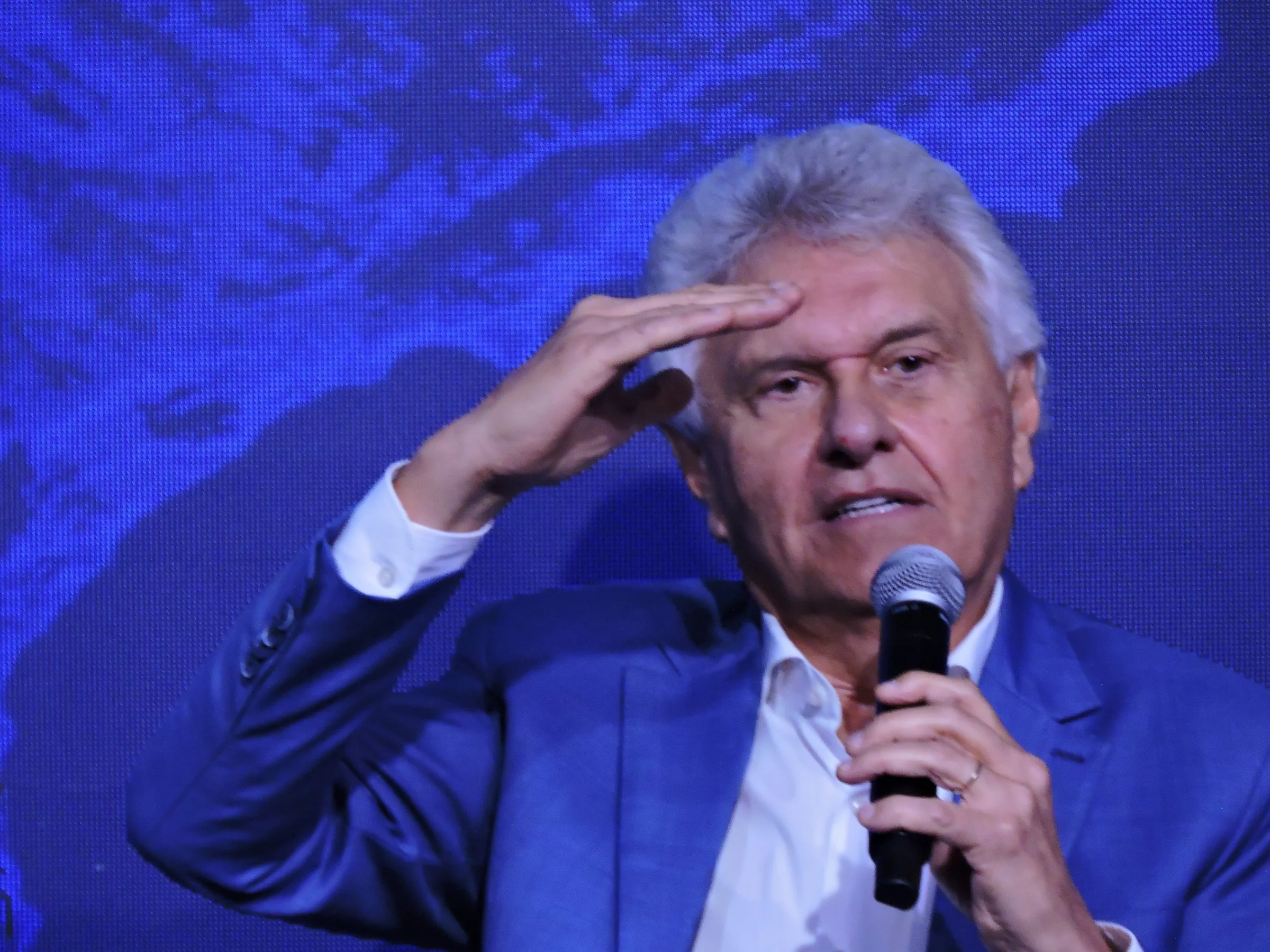 Caiado critica Lula e Flávio Bolsonaro sobre tarifas dos EUA