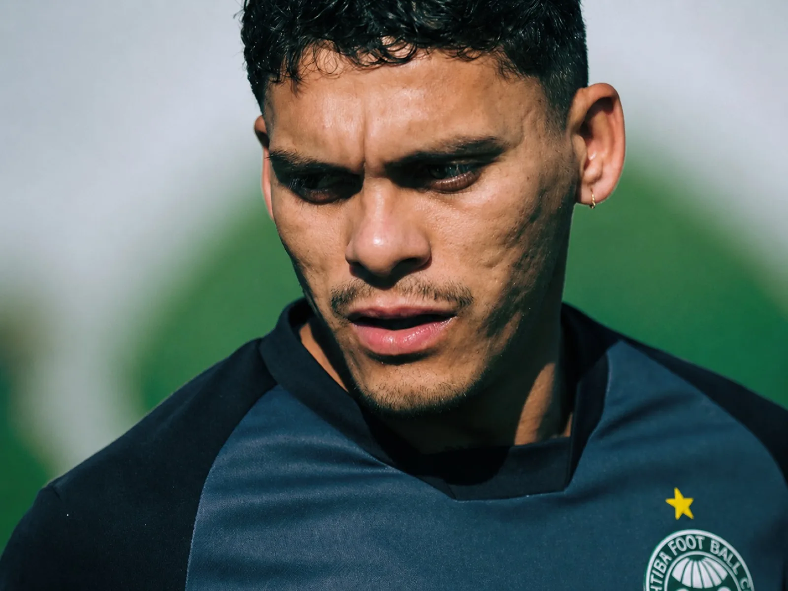Coritiba aposta em Brian Ocampo para reforçar o ataque