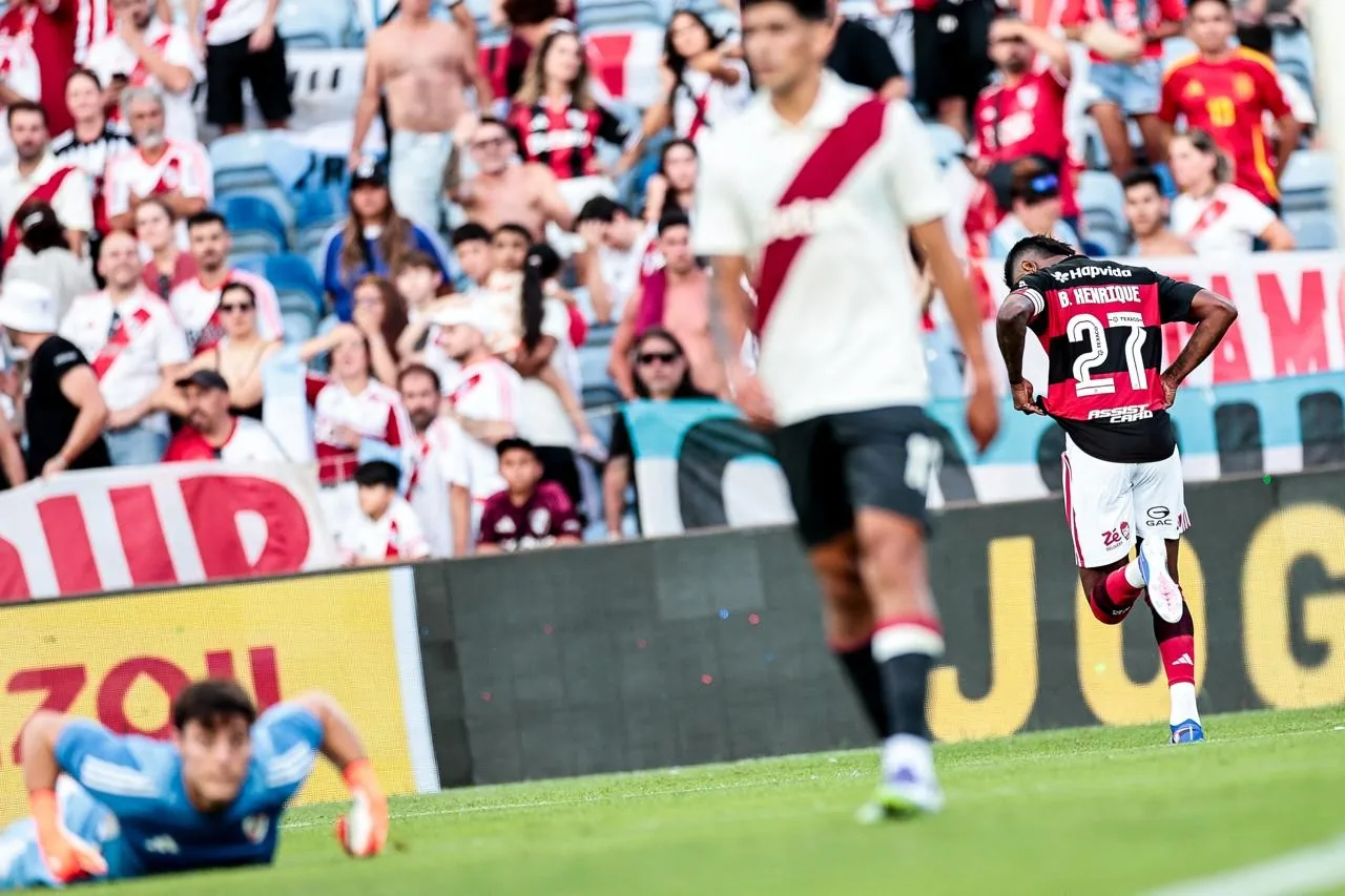 Flamengo repudia atos de racismo sofridos por Bruno Henrique em amistoso contra River Plate