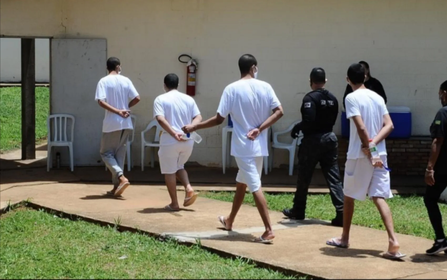 Datafolha: 70% dos brasileiros defendem punição de menores como adultos