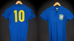 Camisa da final da Copa do Mundo de 1958 de Pelé é leiloada por US$ 4,9 milhões
