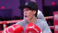 Boxeadora Hannah Rapp morre após ser atropelada enquanto andava de bicicleta