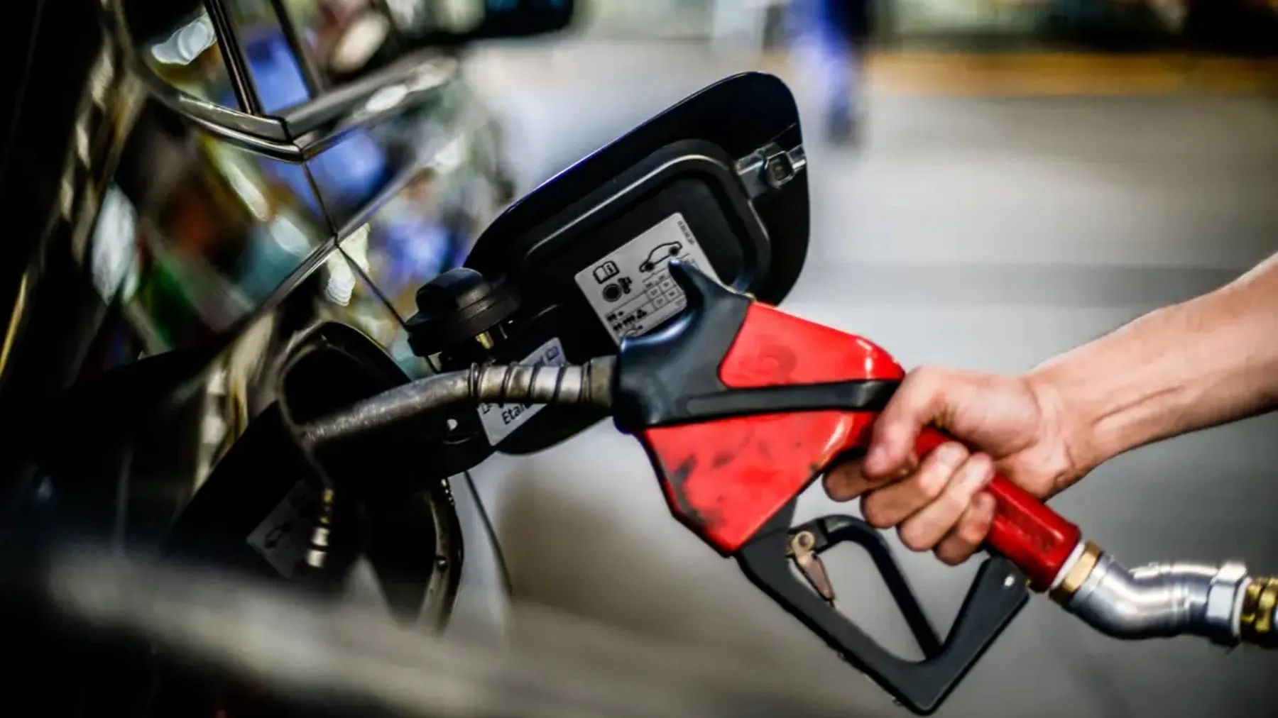 Governo pode aumentar etanol na gasolina de 30% para 32%