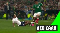 Jarrel Quansah é expulso após revisão do VAR em partida contra o México
