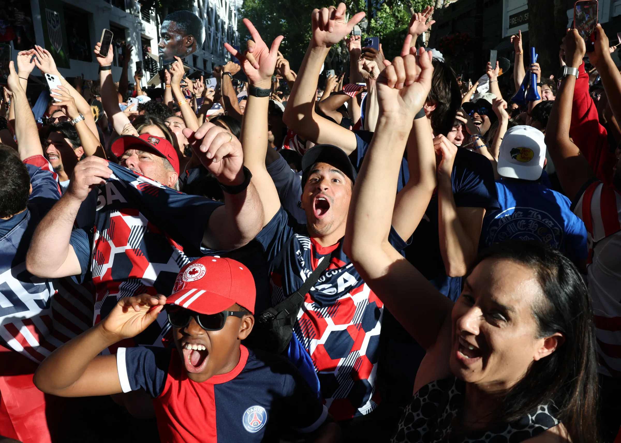 Músicas da torcida dos Estados Unidos viram piada nas redes sociais