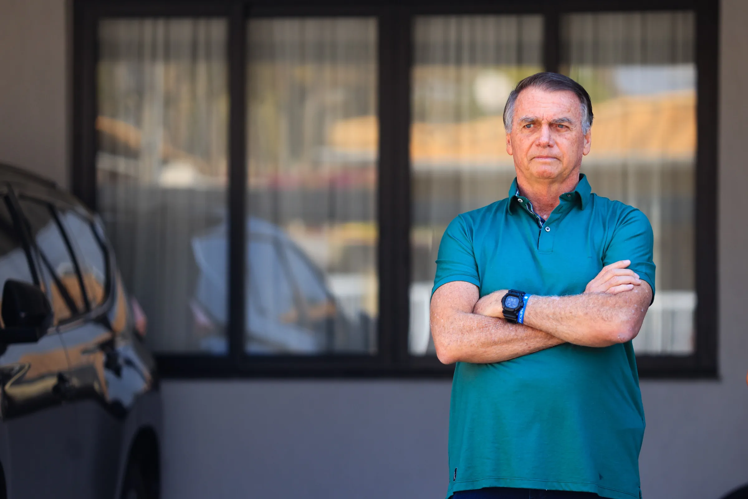 Moraes mantém Bolsonaro em prisão domiciliar por recuperação médica