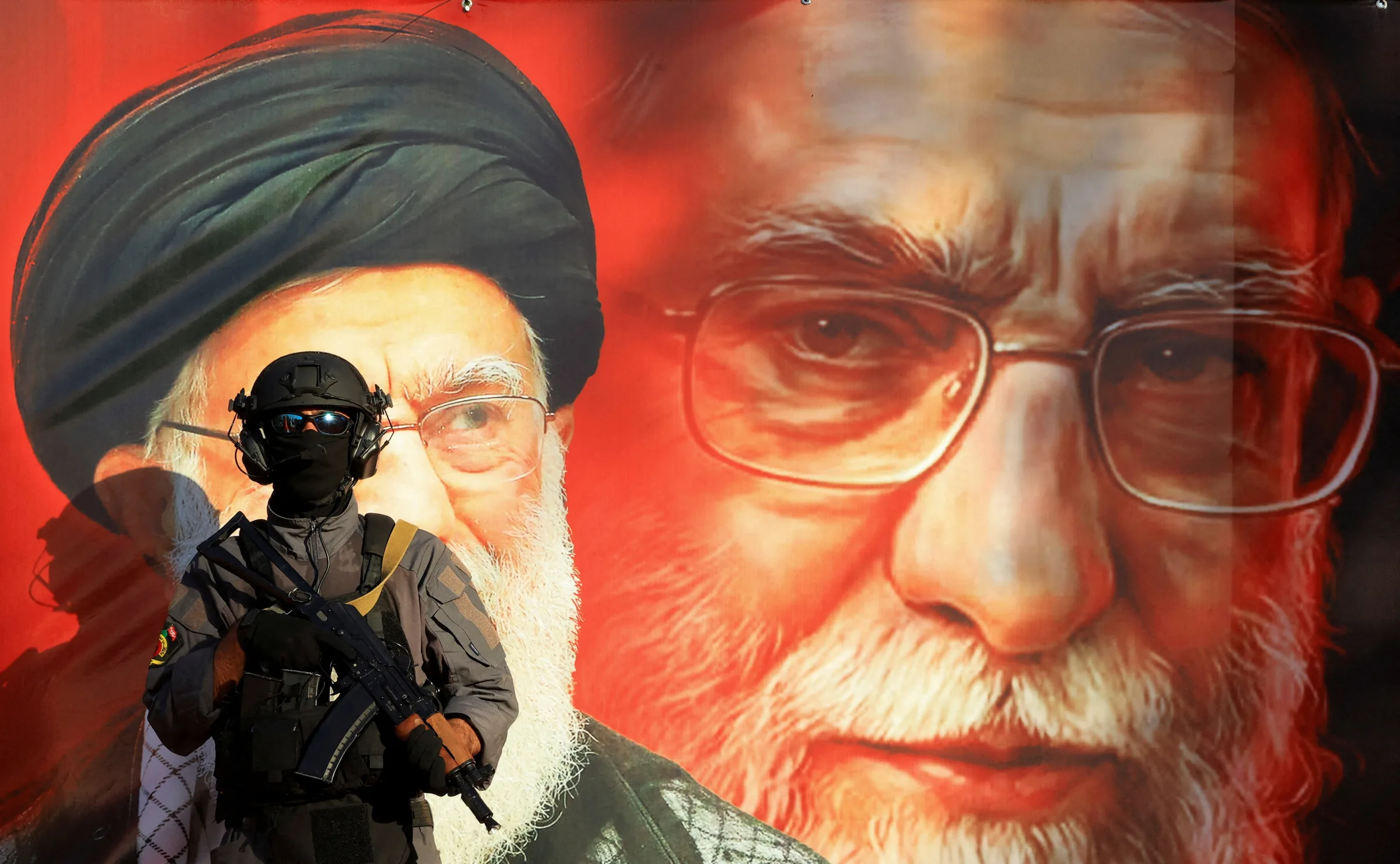 Funeral de Ali Khamenei é usado como demonstração de poder pelo Irã