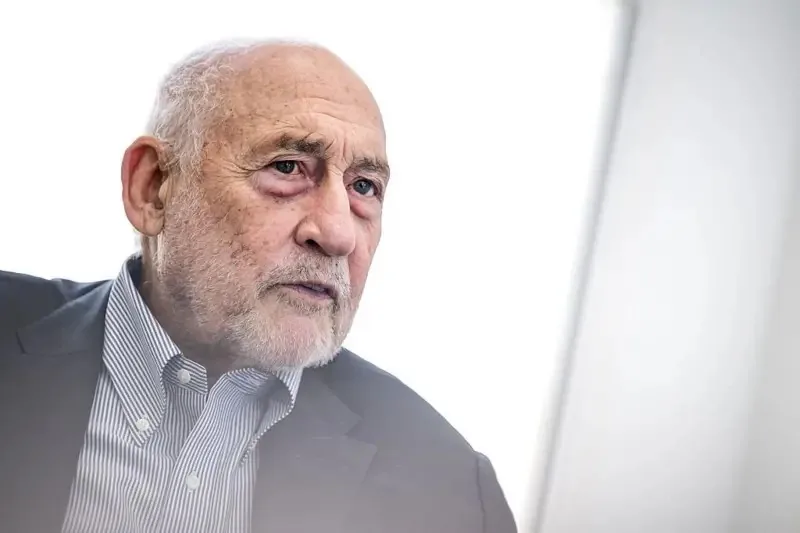 Joseph Stiglitz defende benefícios do PIX diante das tarifas de Trump