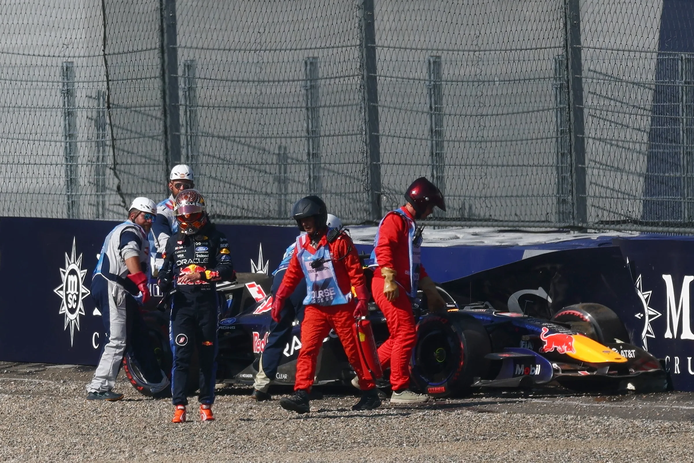 Sainz propõe punição para pilotos que provocam bandeiras nas classificações da F1