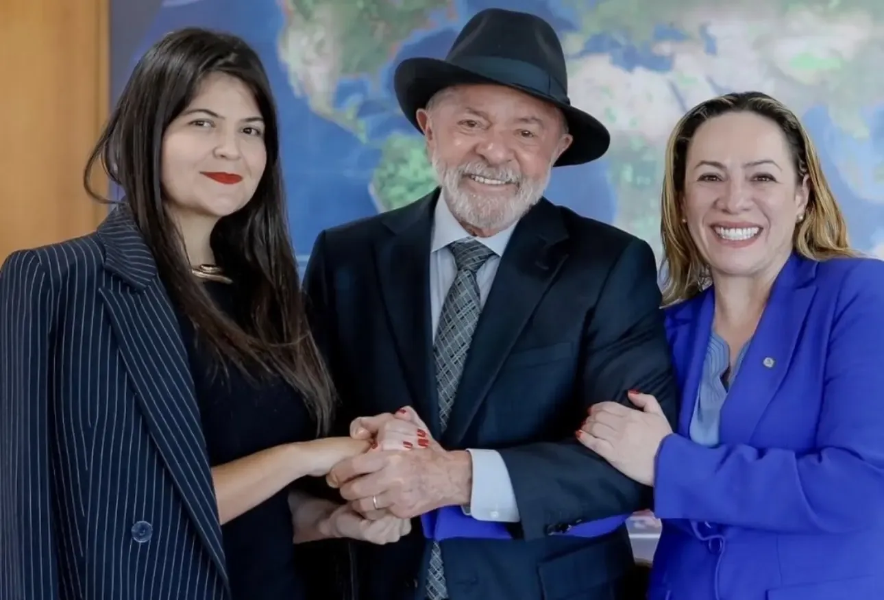Lula deve encomendar pesquisa sobre Aava Santiago e Adriana Accorsi em Goiás