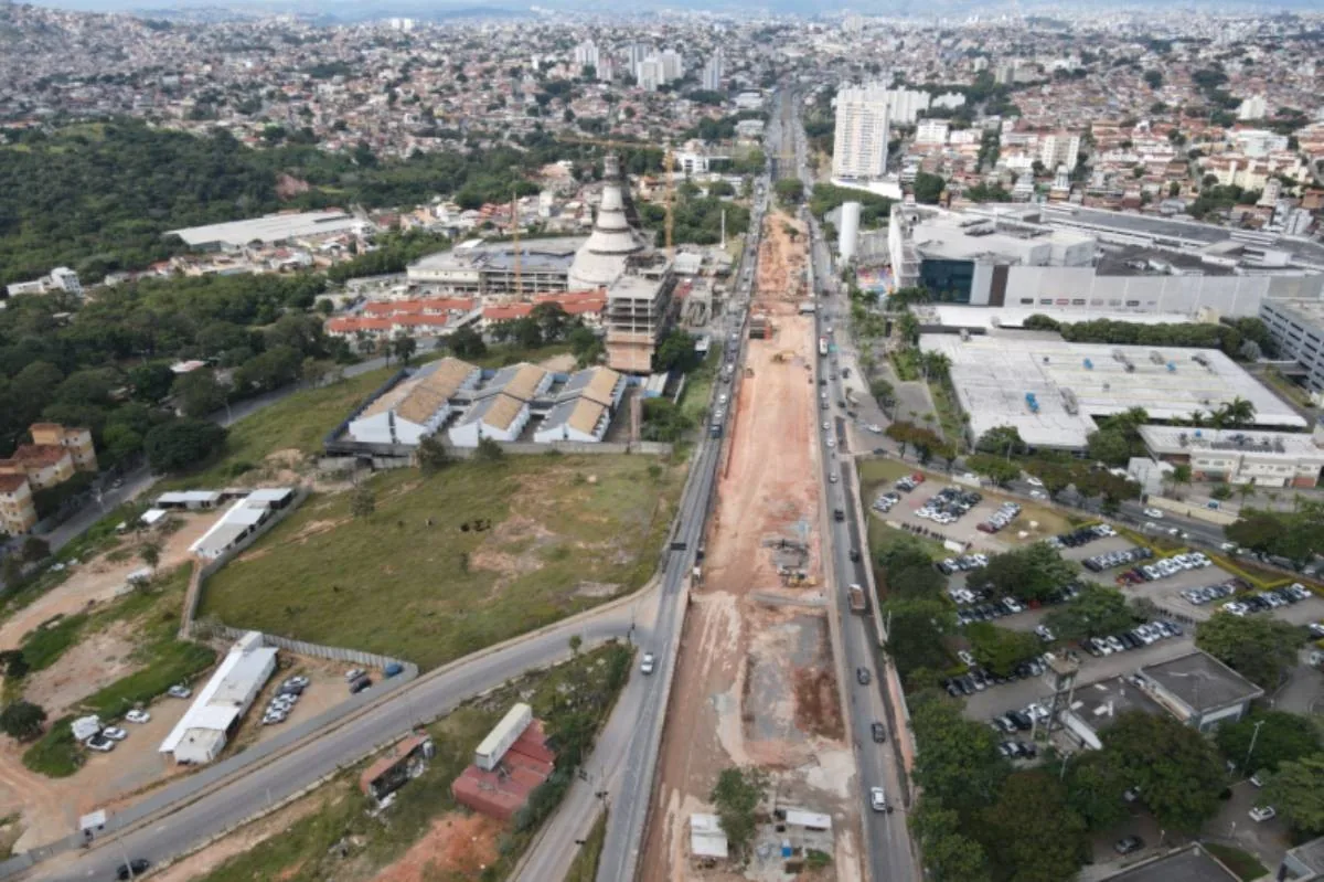Obras interditam trecho da Avenida Cristiano Machado a partir desta quinta-feira; veja como fica o trânsito
