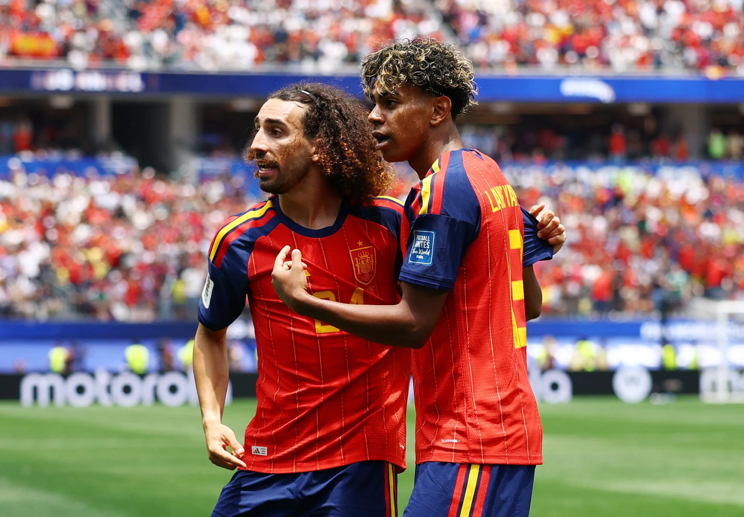 Torcedores reagem à classificação da Espanha na Copa do Mundo