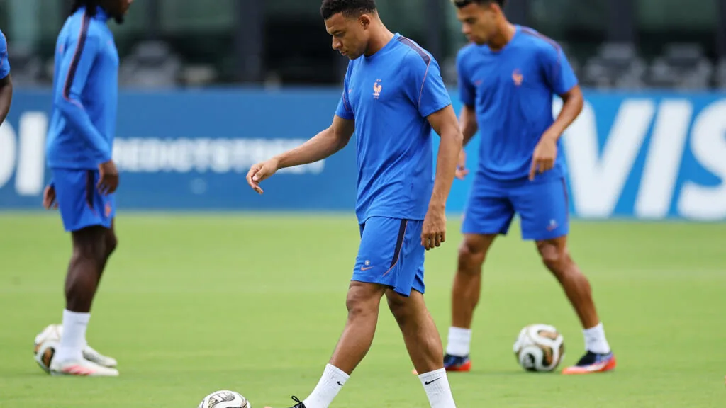 França e Inglaterra se enfrentam na disputa pelo terceiro lugar da Copa do Mundo