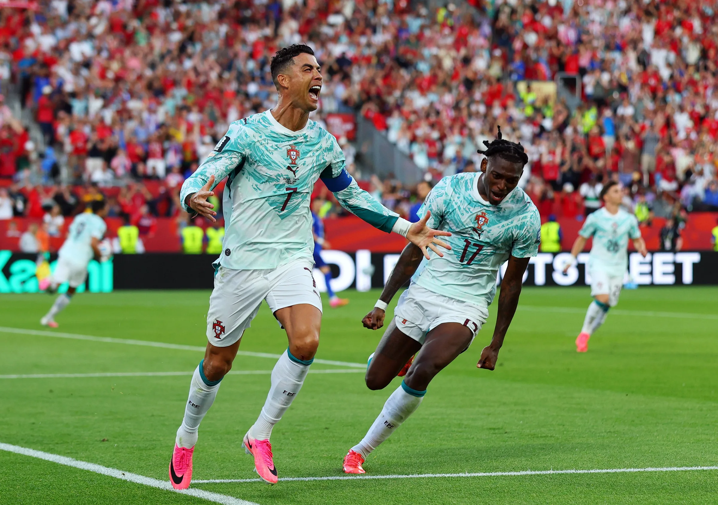 Rafael Leão revela objetivo de Portugal na Copa: "Queremos dar o troféu ao Cristiano"