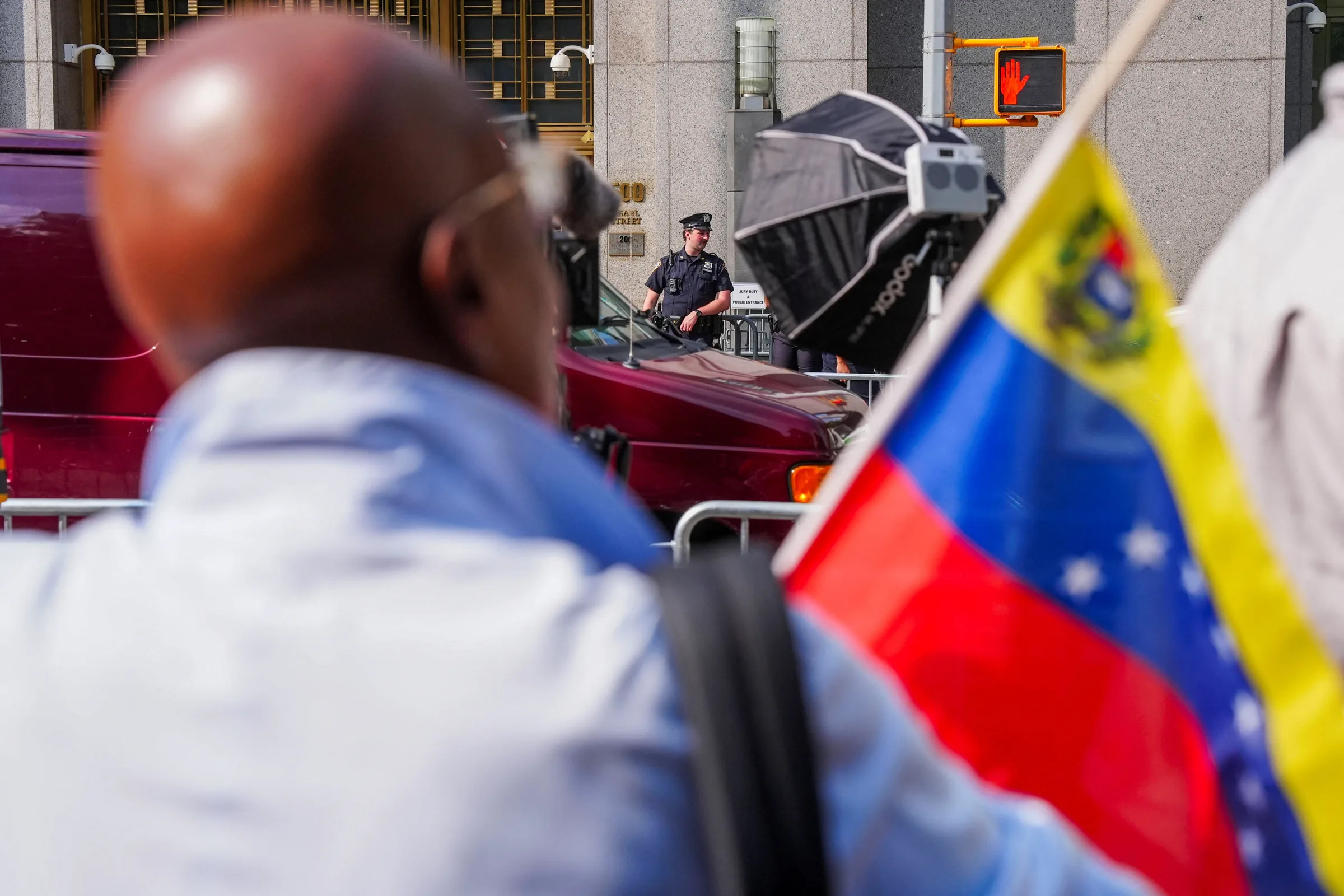 Juiz federal dos EUA determina início de julgamento de Maduro para 1º de junho de 2027