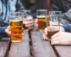 Grandes cervejarias são acusadas de enganar consumidores sobre rótulos de cervejas artesanais, afirma Camra