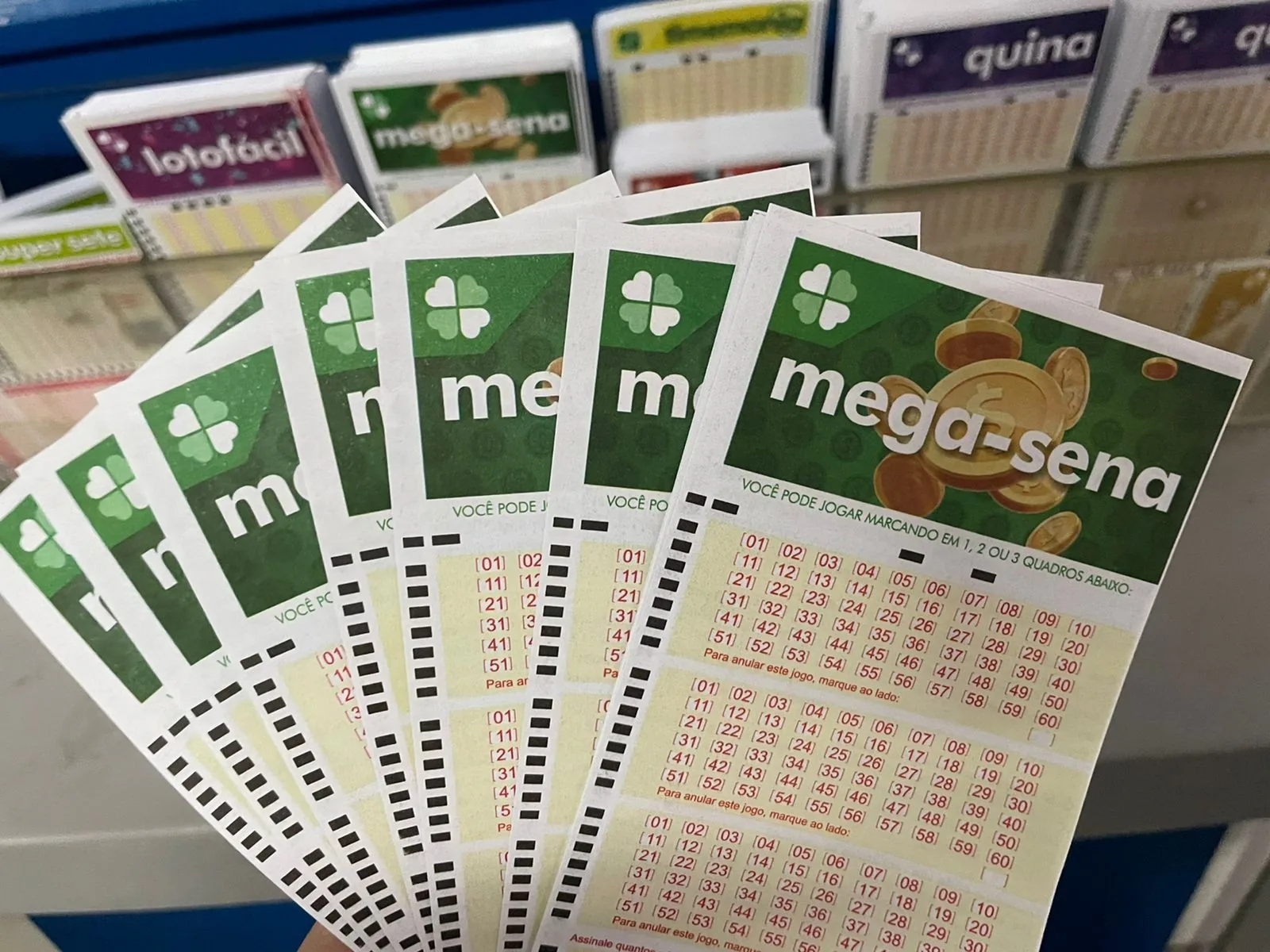 Mega-Sena pode pagar R$ 33 milhões neste sábado