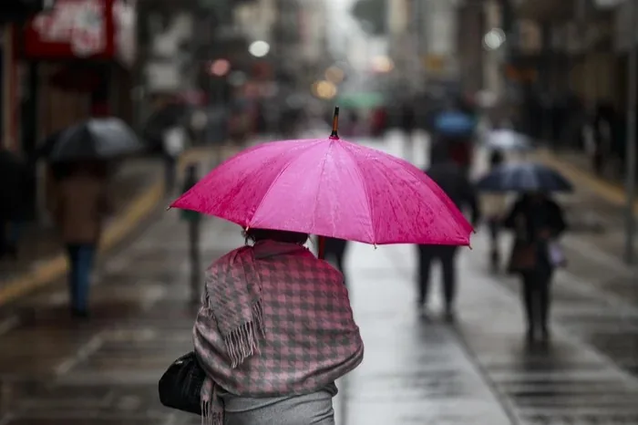 Previsão do tempo no RS: instabilidade mantém risco de temporais isolados e frio ganha força nesta quarta-feira