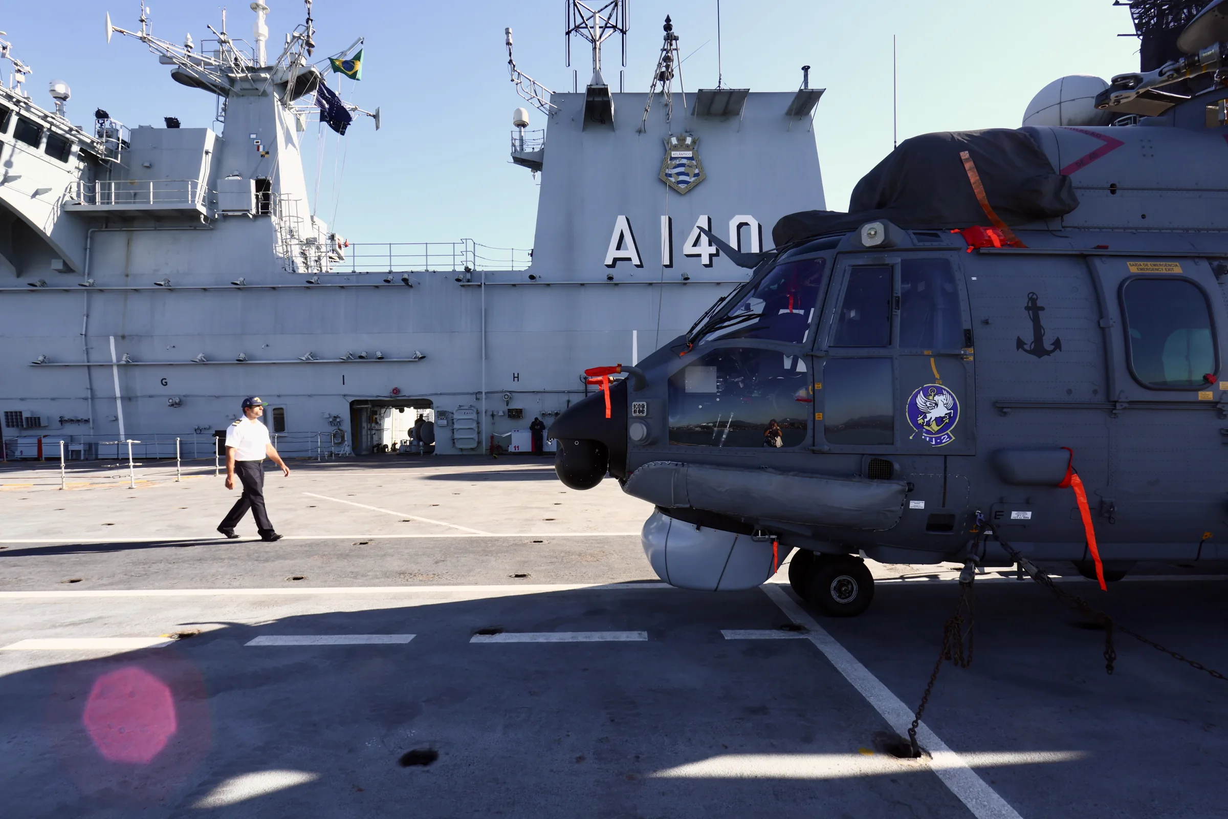 Marinha realiza exercício para simular cenário de guerra no Porto de Santos