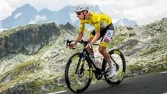 Pogacar se aproxima de quinto título no Tour de France após vitória de Carapaz na etapa 20