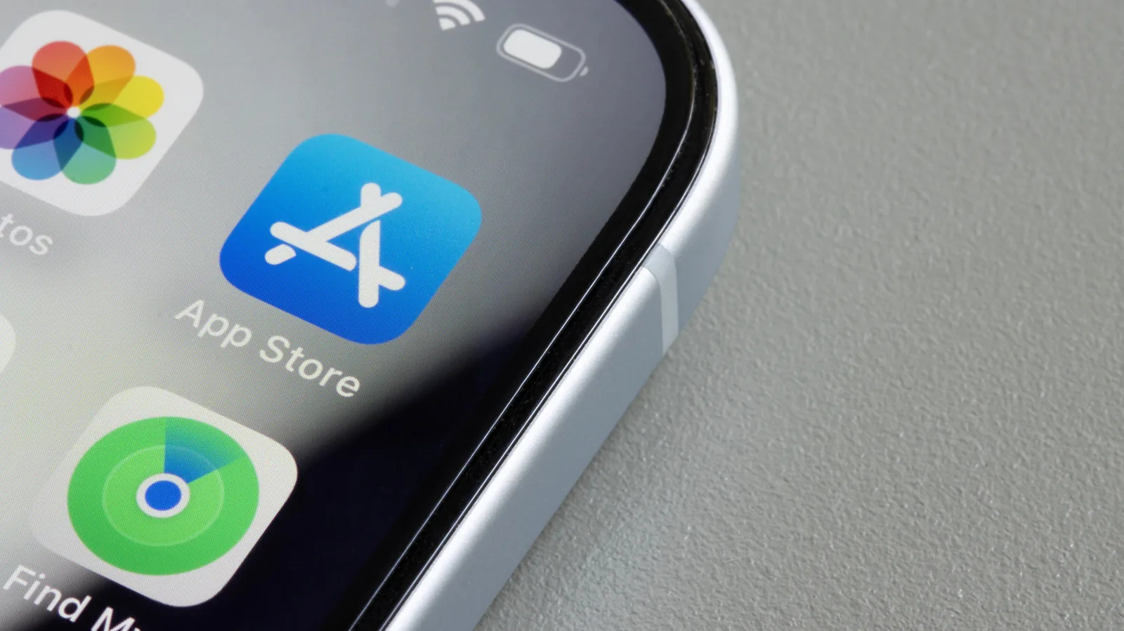 Apple e Google recebem ordem para remover aplicativos 'nudify'