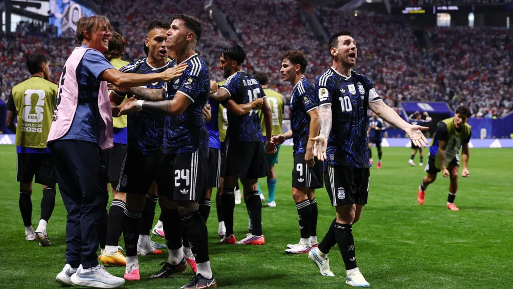 Argentina supera Inglaterra e avança à final da Copa do Mundo de 2026