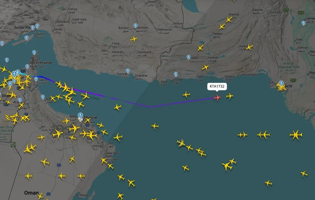 Boeing 737 desaparece do radar perto de Karachi, no Paquistão