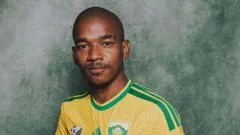 Morre aos 25 anos o meio-campista sul-africano Jayden Adams