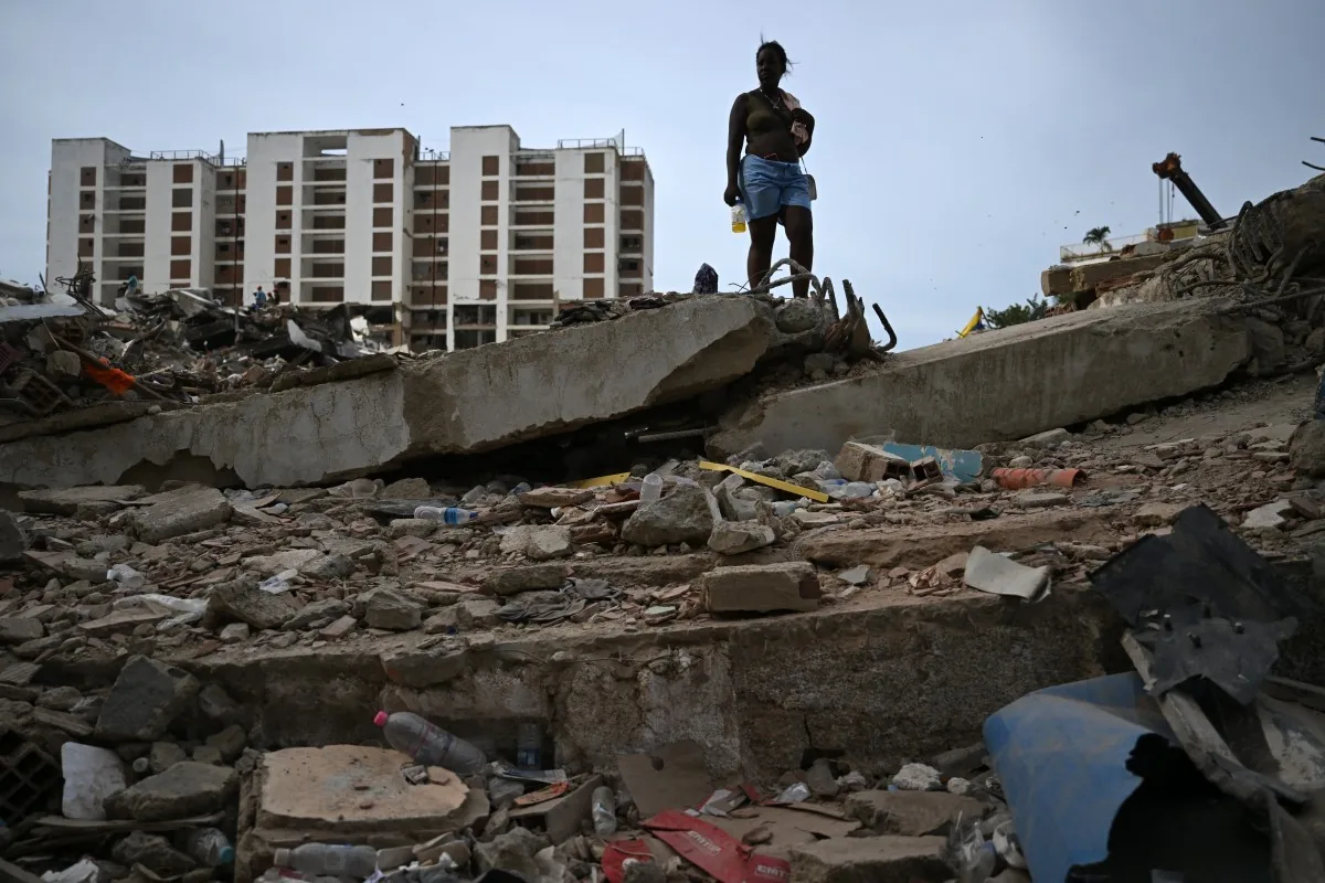 Venezuelanos buscam por desaparecidos duas semanas após terremotos