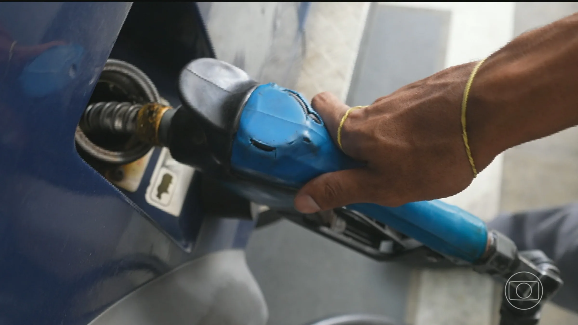 Governo eleva mistura de etanol na gasolina como resposta ao aumento do petróleo