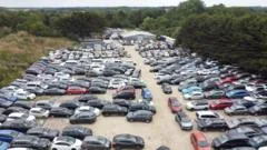 Crescimento de estacionamento não autorizado próximo ao Aeroporto de Stansted gera reclamações