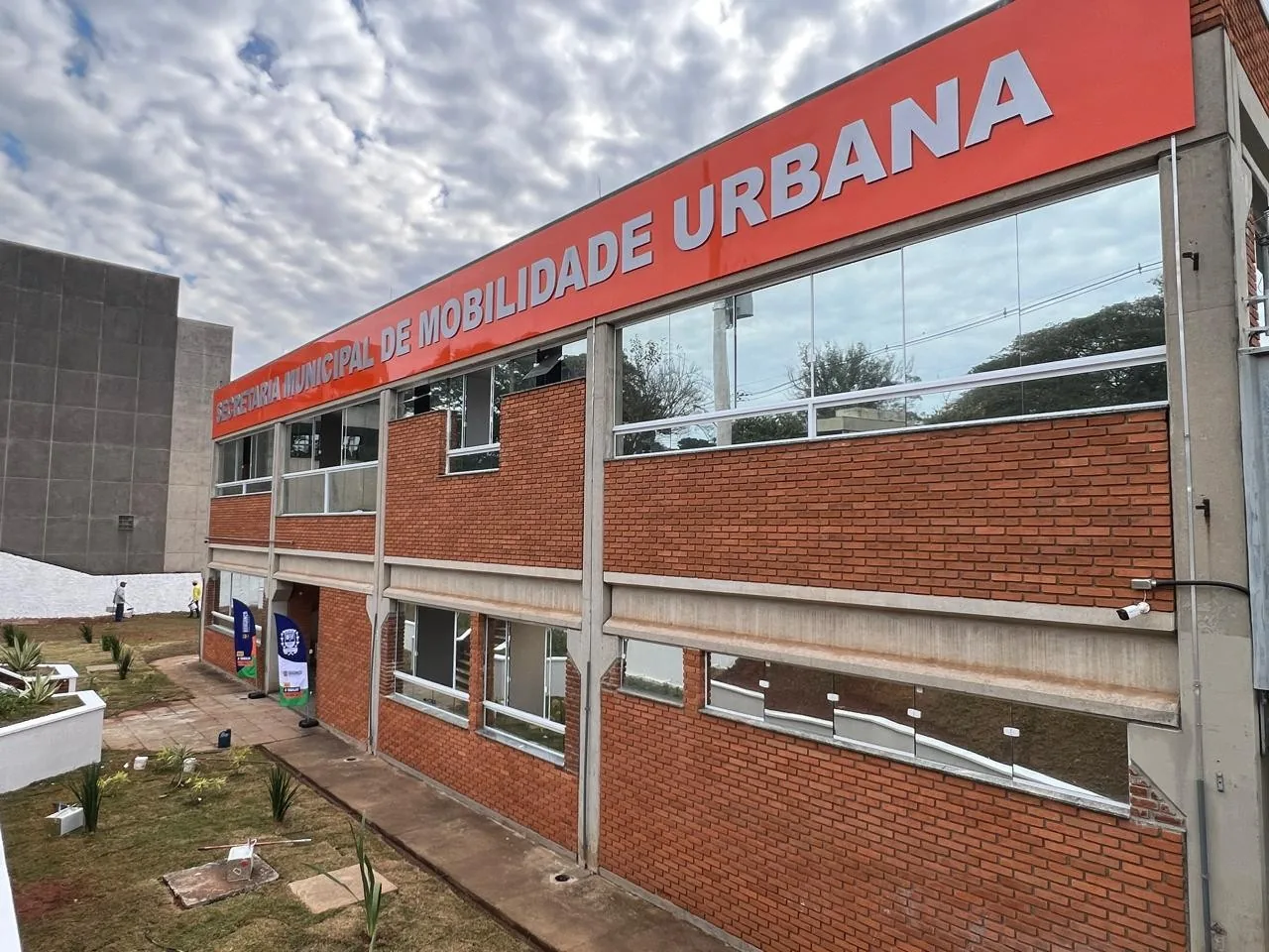 Nova sede da Secretaria de Mobilidade Urbana amplia atendimento e reforça gestão
