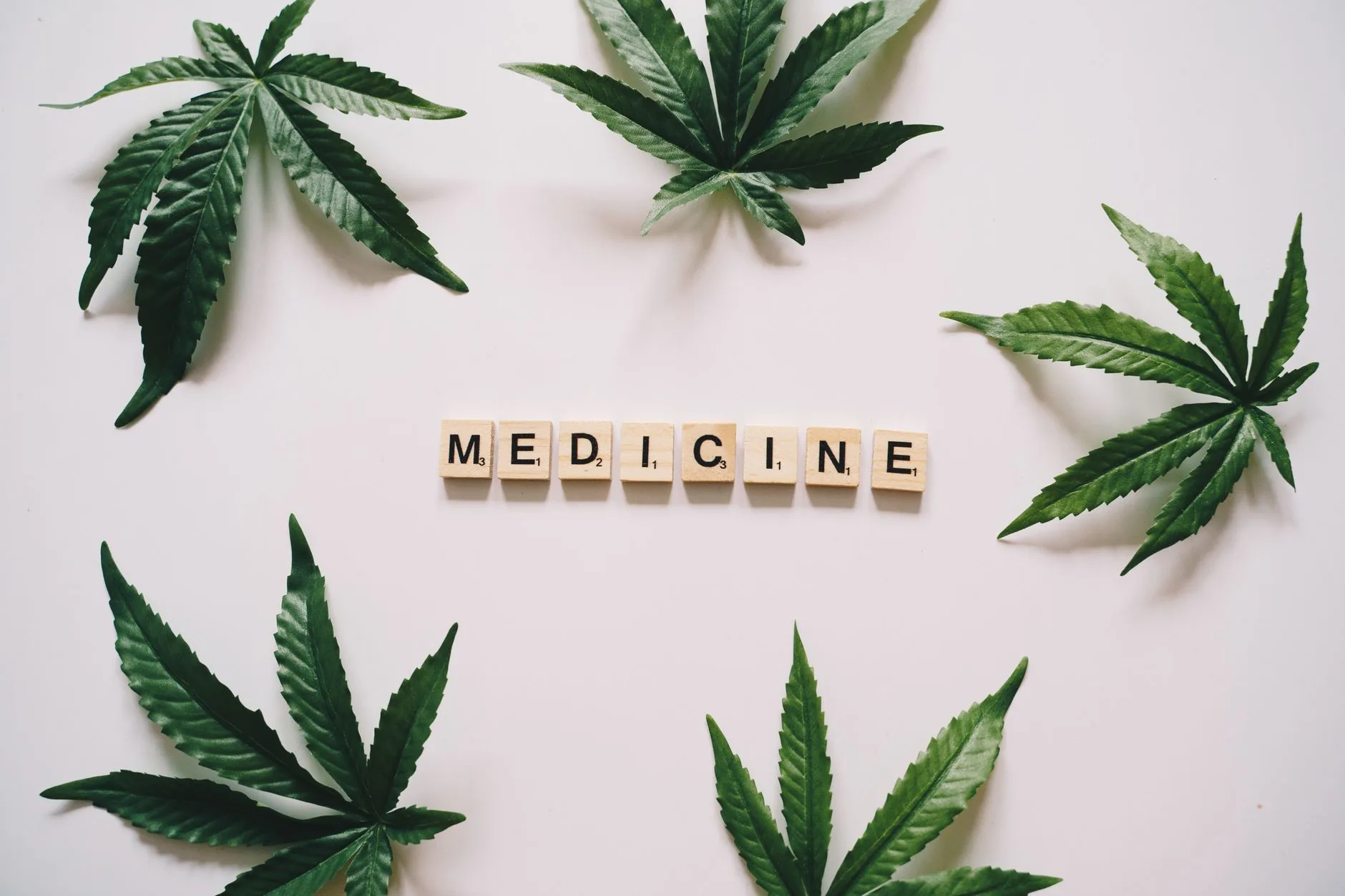 Críticos da reclassificação da maconha atacam padrão do governo