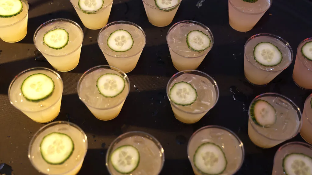 Educação sobre 'glow asiático' e riscos do álcool