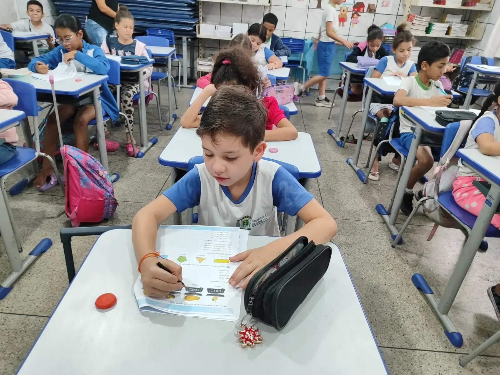 Greve termina após acordo com ganho de até 19,18% para servidores da Educação de Goiânia