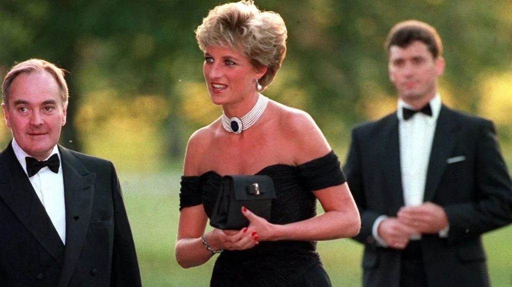 Vestido usado por Diana na ‘noite da vingança’ vai a leilão