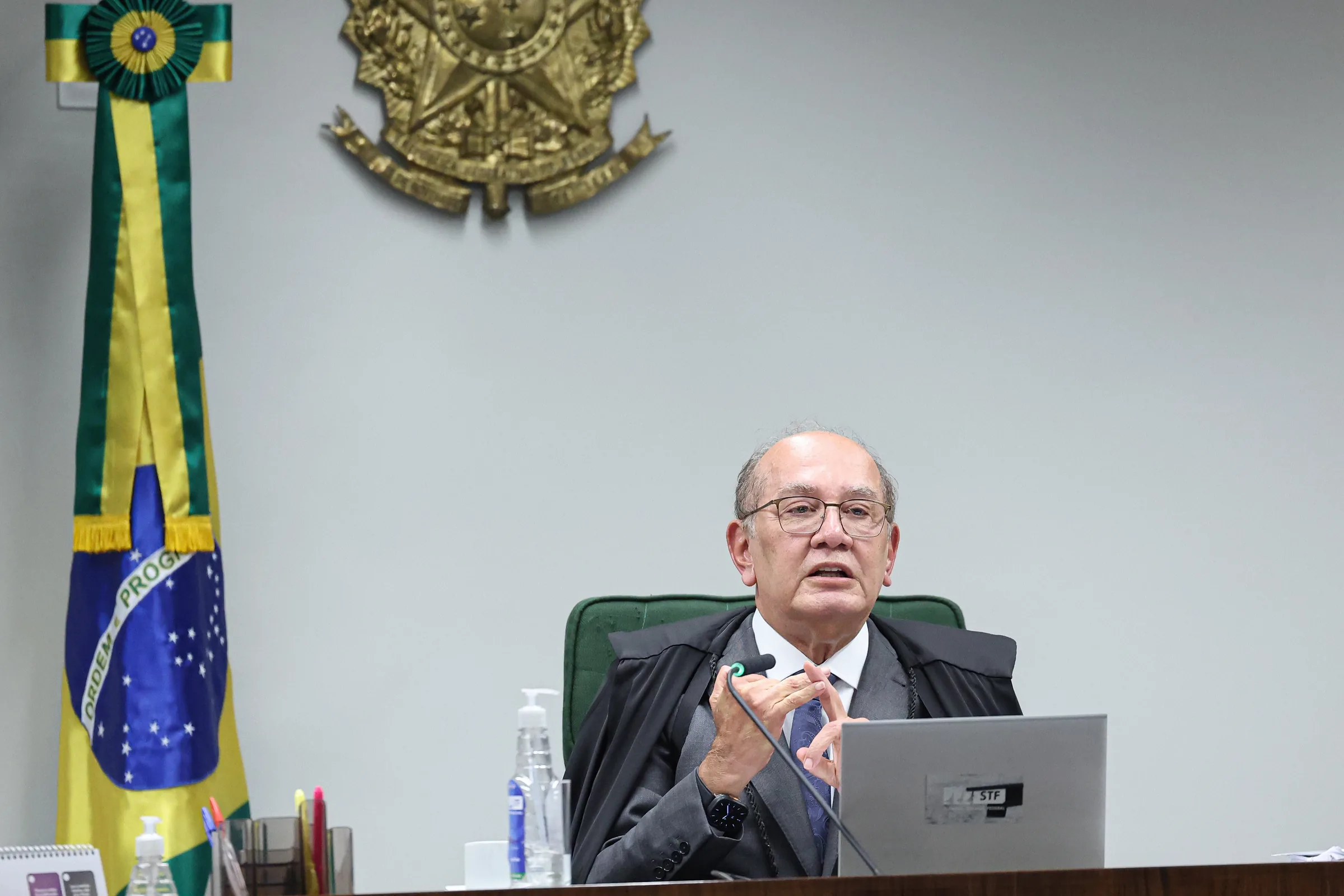 Gilmar pede esclarecimentos sobre julgamento de Moraes no caso Master
