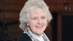 Atriz britânica Stephanie Cole, de Tenko e Coronation Street, falece aos 84 anos