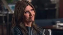Sharon Horgan explora vida da 'geração sanduíche' em nova comédia