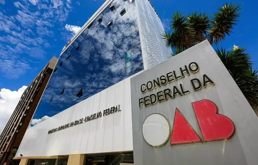 Advogados criticam omissão da OAB em face de escândalos